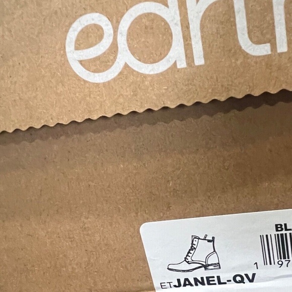 New Earth Brands Lace Up Ankle Janel Boots Bootie Navy Blue NIB Fashion - Picture 7 of 10